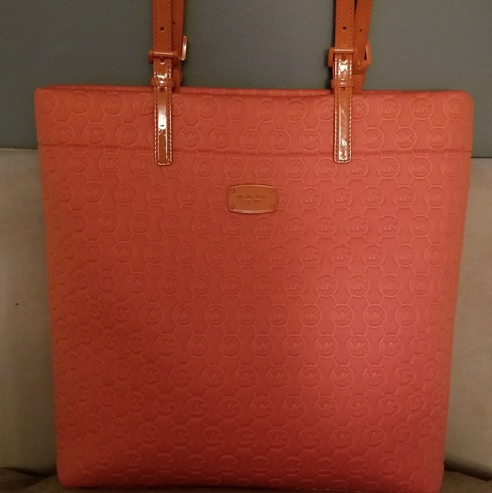 NWT Micheal Kors Monogram Jetset bag